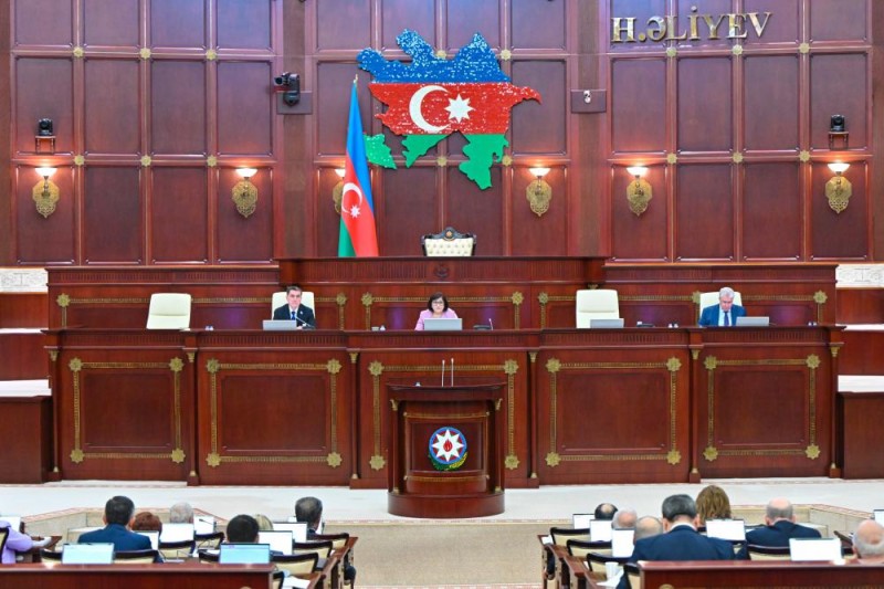 Parlamentin yaz sessiyasının son iclası: Gündəlikdə neçə məsələ var?